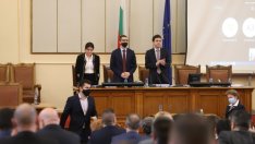 Парламентът категорично осъди военната интервенция срещу Украйна