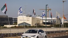 Министрите на отбраната на ОАЕ и Израел проведоха първият си разговор