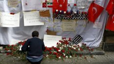 След атентата в Истанбул критиката към турското правителство расте 