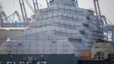 Германски следователи претърсват мегаяхтата на Алишер Усманов 