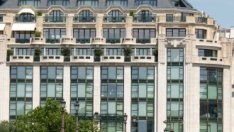 Част от емблематична сграда в центъра на Париж се превърна в общински жилища