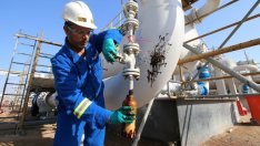 Страхът от рецесия ограничава възходящото движение при петрола*