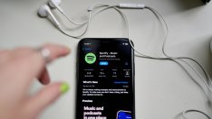 Spotify придоби фирма, която засича проблемно съдържание