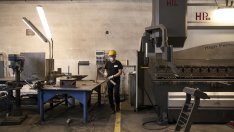 Индустриалното производство в еврозоната и ЕС с месечен ръст през юни