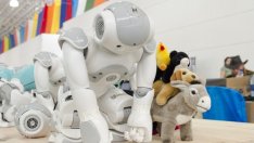 Роботи вече се грижат за децата в японски детски градини