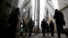 Активността в услугите във Великобритания нараства с най-бърз темп от 4 месеца