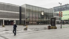 Apple отваря отново част от магазините си в Китай