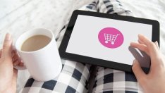 В онлайн търговията с AI потребителят стига до виртуалната пробна