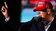 Тръмп седи върху планина от пари, но не дава нищо на републиканските кандидати