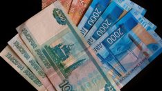 Рублата се срина до 15-месечно дъно