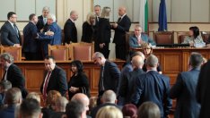 Кабинетът "Борисов 3" оцеля за трети път