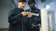 Сладките корпоративни обещания за бежанците в Германия