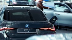 BMW повиши перспективите за доставки на фона на силното търсене на електромобили