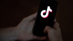 TikTok коригира алгоритъма си, за да избегне негативното подсилване