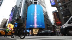 SpaceX води преговори за достъп до 80 хил. клетки в САЩ за нова мобилна мрежа