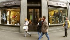 Burberry изненада приятно с годишните си финансови резултати
