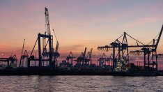 Бизнесът очаква още проблеми за Европа от премахването на регулации в САЩ