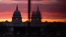 Сенатът на САЩ одобри помощта за Украйна, но пътят напред е неясен