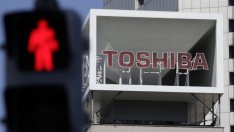 Акционерите на Toshiba отстраниха председателя на компанията