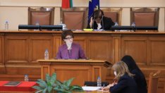 Десислава Атанасова призова за единство и отговорност в управлението