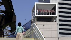 Японски държавни фондове обмислят да влязат в битката за Toshiba