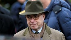 Досегашният вътрешен министър Бернар Казньов става премиер на Франция*