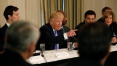 Американските автоконцерни искат от Тръмп да намали екостандартите