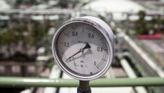 Китай препродава рекордни количества втечнен газ с добра печалба