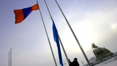 Свободното падане на най-поевтиняващата валута в света продължава