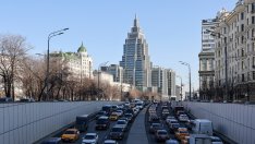 Руската централна банка намали основната си лихва с четвърт процентен пункт до 14%