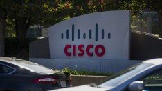 Cisco прогнозира първи спад на годишните приходи от три години