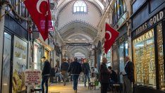 Текущата сметка на Турция се връща към дефицит през юли