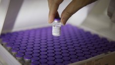 Гетов: Одобрението на ваксината на Moderna се бави заради дребни детайли