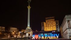 След протести Зеленски скоростно внесе свои промени в антикорупционното законодателство