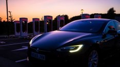 10 години след IPO-то на Tesla цената на акциите ѝ е скочила с над 4000%