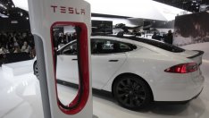 Tesla ще продаде акции на стойност около 500 млн. долара