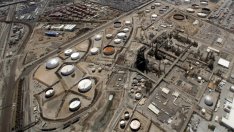 Петролът се срина до 6½-годишно дъно