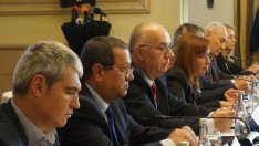 Синдикатите са готови да заменят минималните осигуровки с минимални заплати по браншове