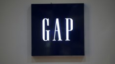 Главният изпълнителен директор на Gap е отстранен от управлението на компанията