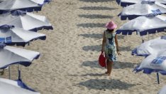 Крайморските хотели свалят цените си за септември