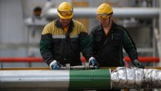 Търговията с петрол е волатилна заради притеснения за прекъсване на доставките*