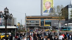 Турция гласува на ключови избори, които може да прекратят 20-годишното управление на Ердоган