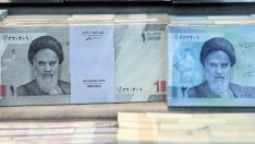 Икономическата обстановка и обезценяването на риала обезглавиха Иранската централна банка