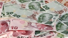 Турската лира удари поредно историческо дъно