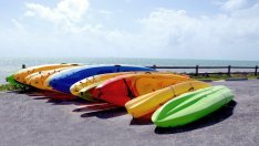 ЕС бори митата на САЩ с мерки срещу вноса на... канута и порцеланови статуетки