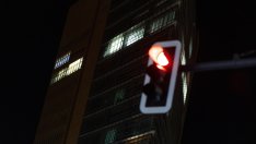 Световните икономически светофари светят предупредително в червено