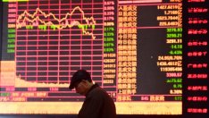 Пониженията на Wall Street попречиха на азиатските пазари да намерят обща посока