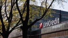 Печалбата на UniCredit засенчи прогнозите, банката засилва плащанията към акционерите