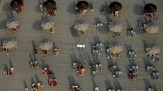 Бумът на пътуванията в чужбина и към България се охлажда в разгара на лятото