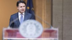 Как причинената от коронавируса криза укрепи позициите на Конте